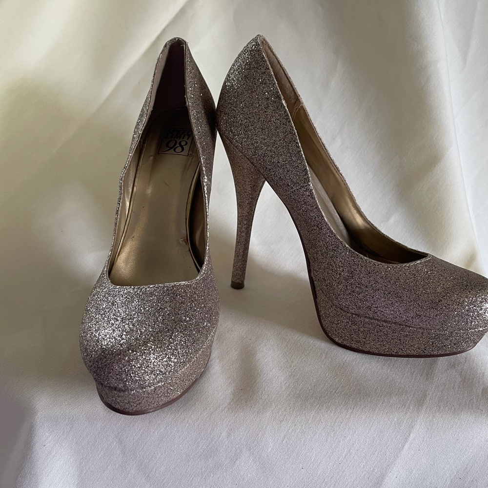 Glitter Gold Pump Heels- Size 8.5